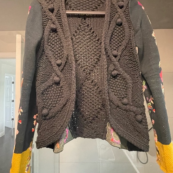 Anthropologies cardigan (no buttons) - Picture 4 of 8